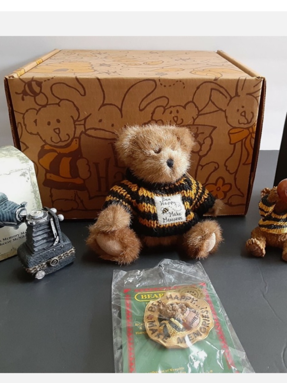 vintage Boyds Bears "Bee Happy" collectible plush figurine set